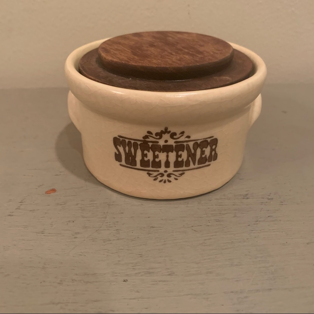 Vintage Pfaltzgraff Sweetner Crock With Lid